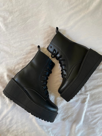 BOTAS CARVALY BLACK